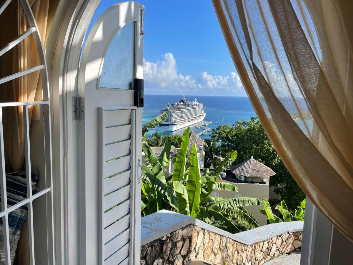 Hummingbird Retreat - Luxury Oceanview Apt, 7-Minute Walk To Beach Ocho Rios Eksteriør billede