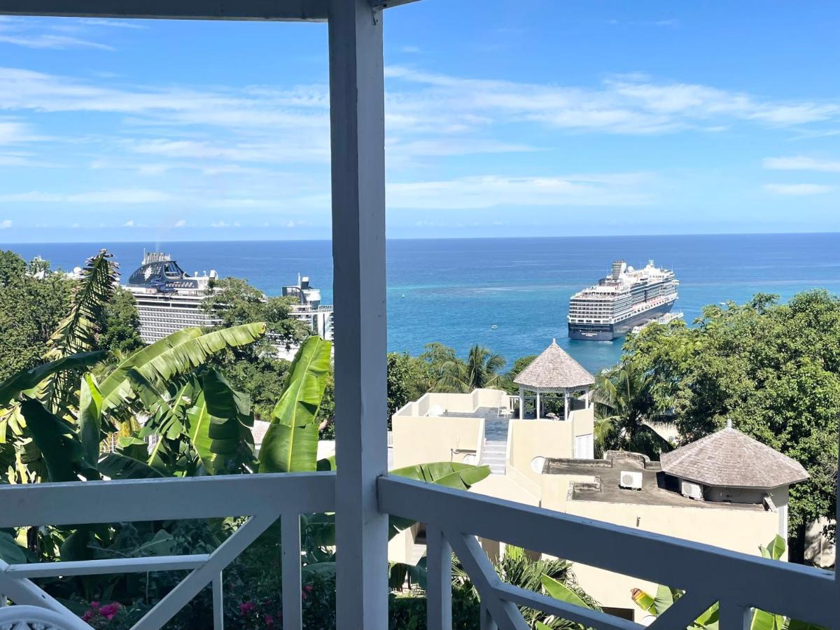 Hummingbird Retreat - Luxury Oceanview Apt, 7-Minute Walk To Beach Ocho Rios Eksteriør billede