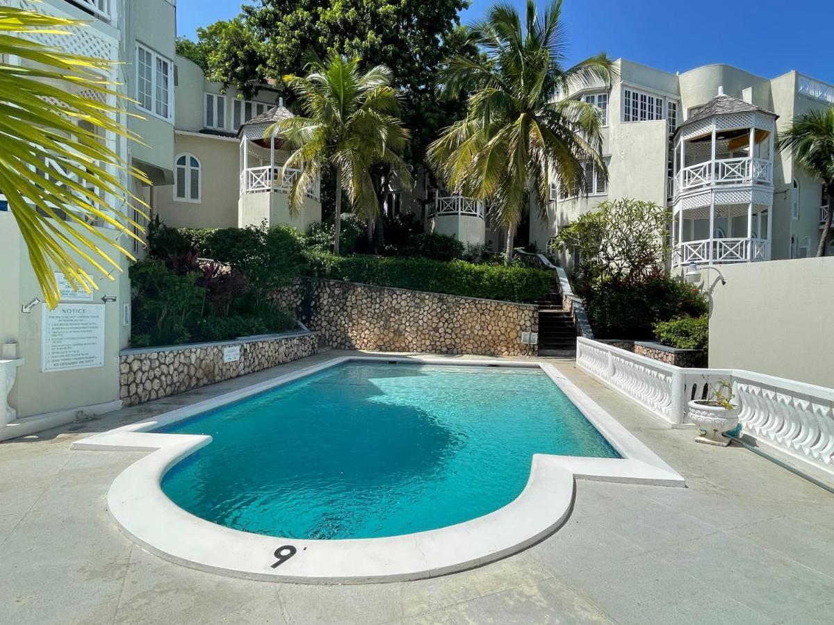 Hummingbird Retreat - Luxury Oceanview Apt, 7-Minute Walk To Beach Ocho Rios Eksteriør billede
